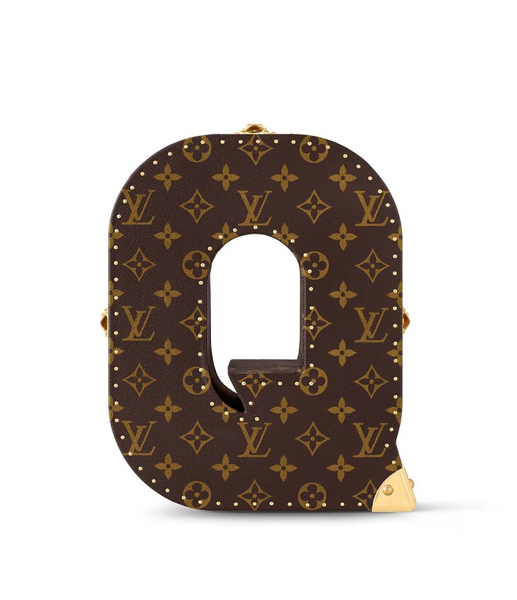 Letter Trunk Q