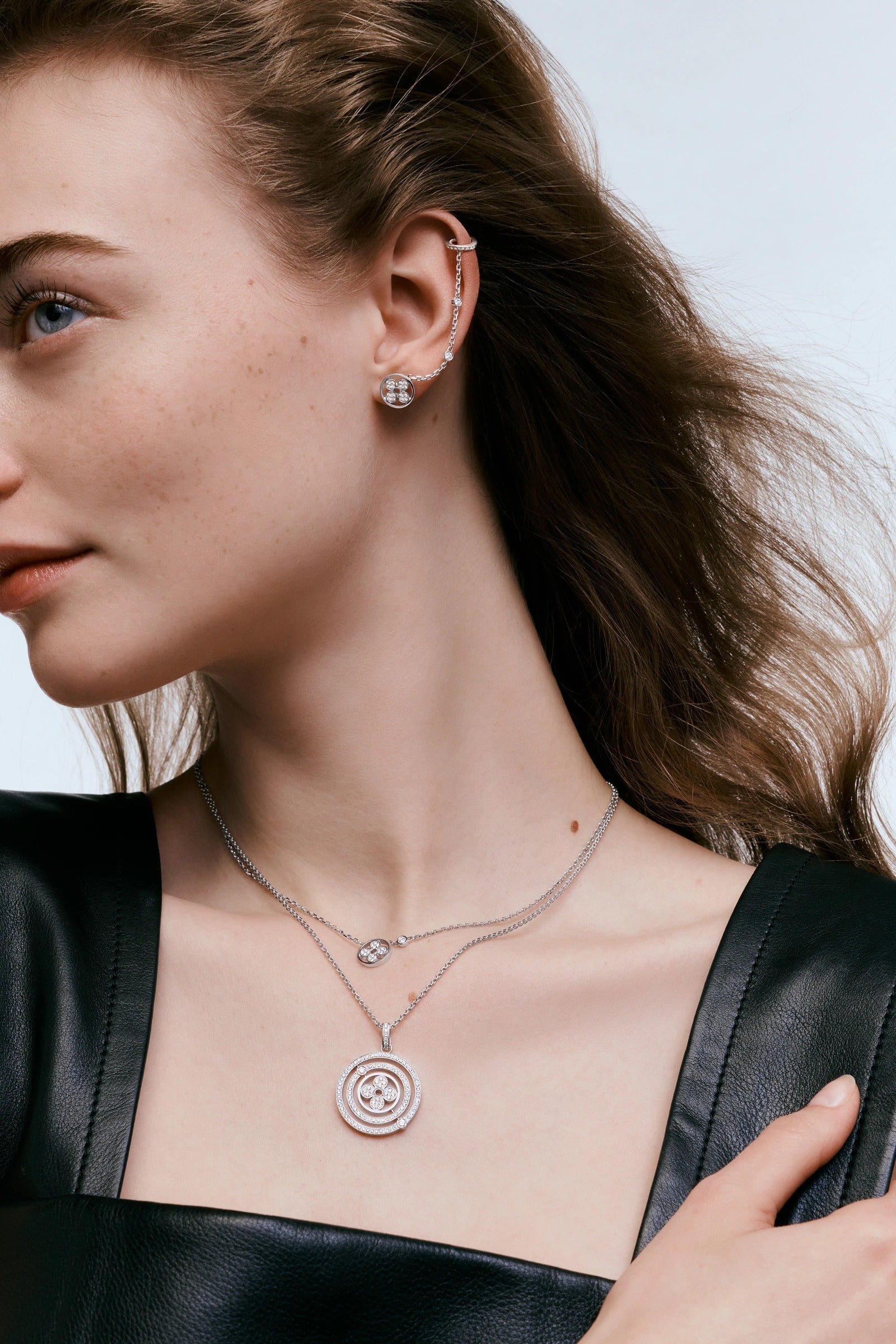 Idylle Blossom Pendant, White Gold And Diamonds