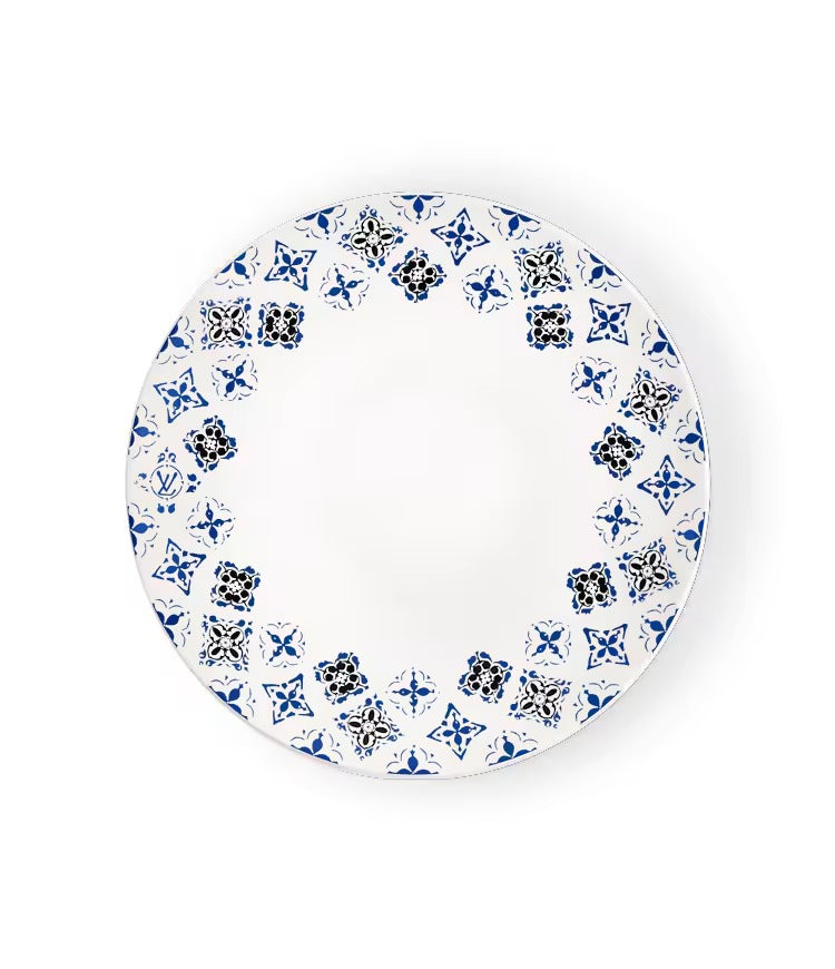 Set Of 2 Dinner Plates LV By The Pool