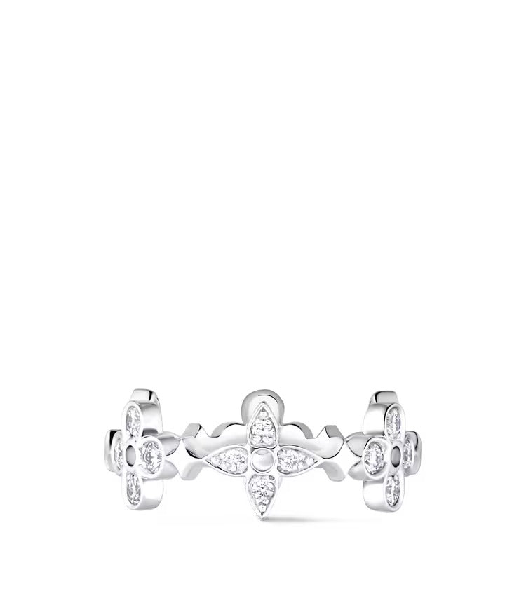 Dentelle Ring, White Gold And Diamonds
