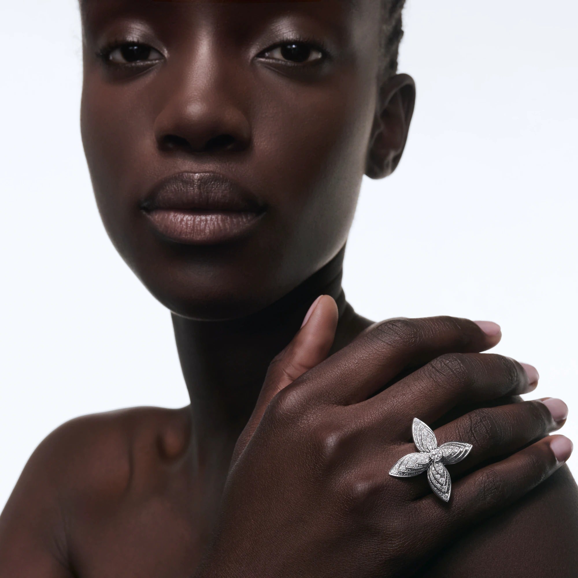 Idylle Blossom Ring, White Gold and Diamonds