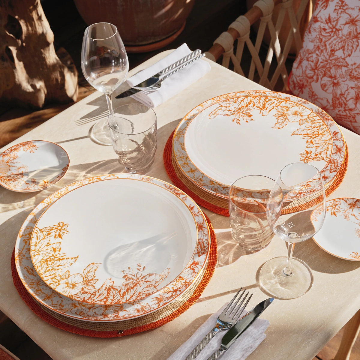 Set Of 2 Dessert Plates LV By The Pool