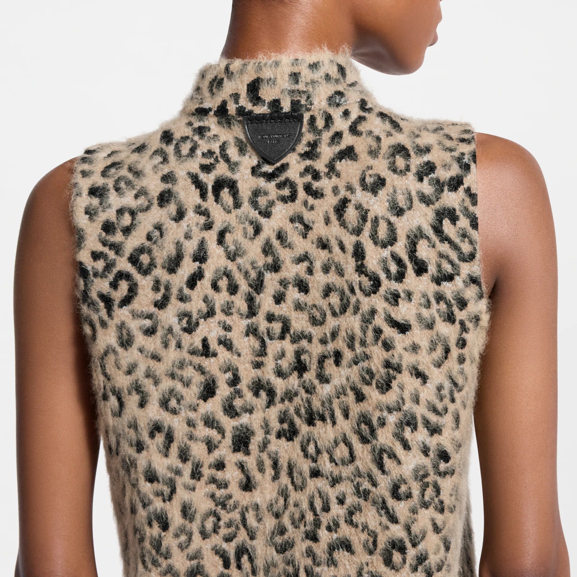 Sleevless Leopard Knit Coat