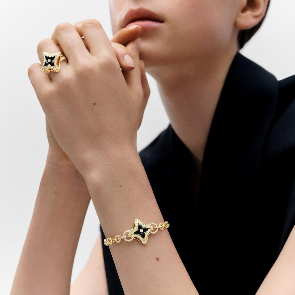 Ever Blossom Ring, Yellow Gold, Onyx & Diamonds