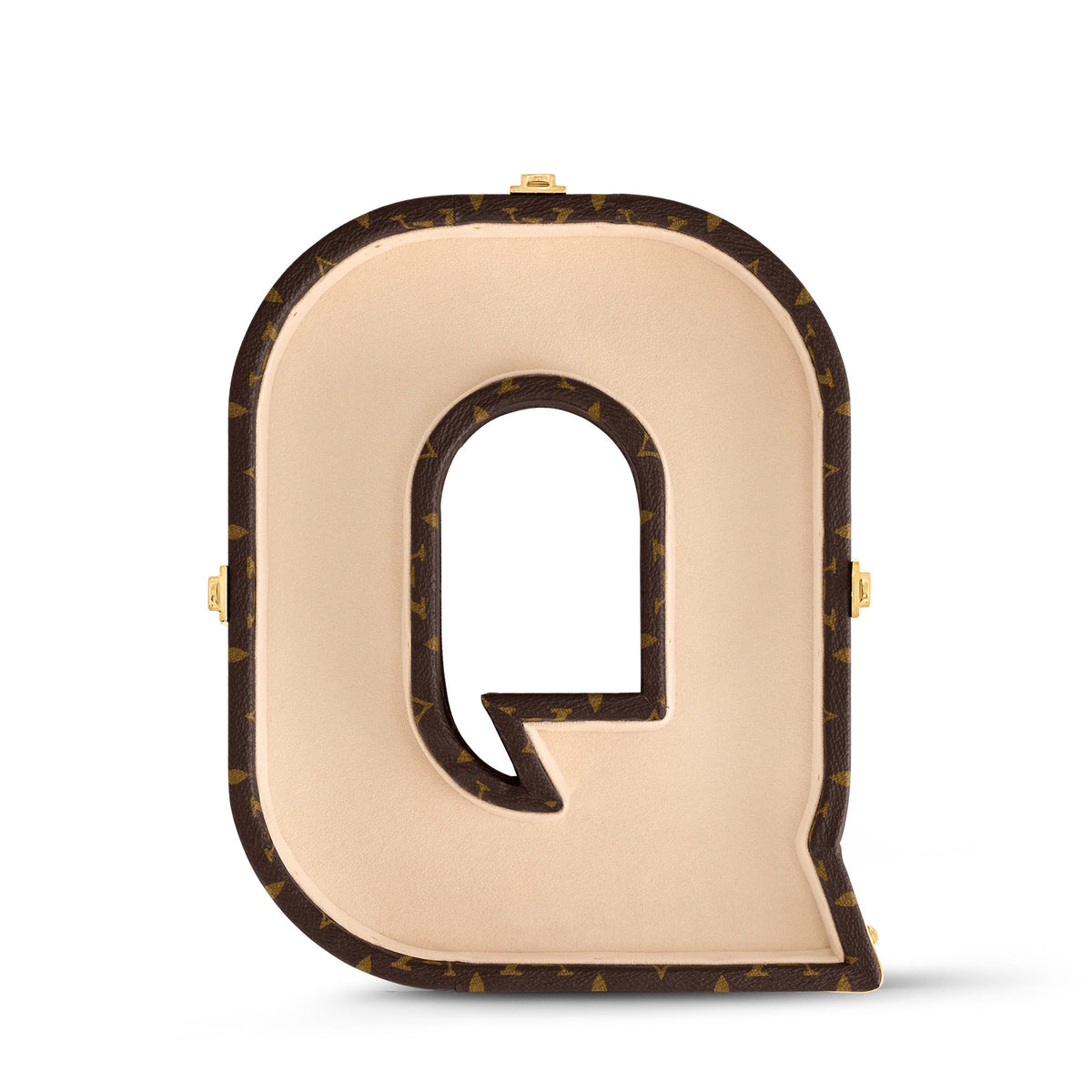 Letter Trunk Q