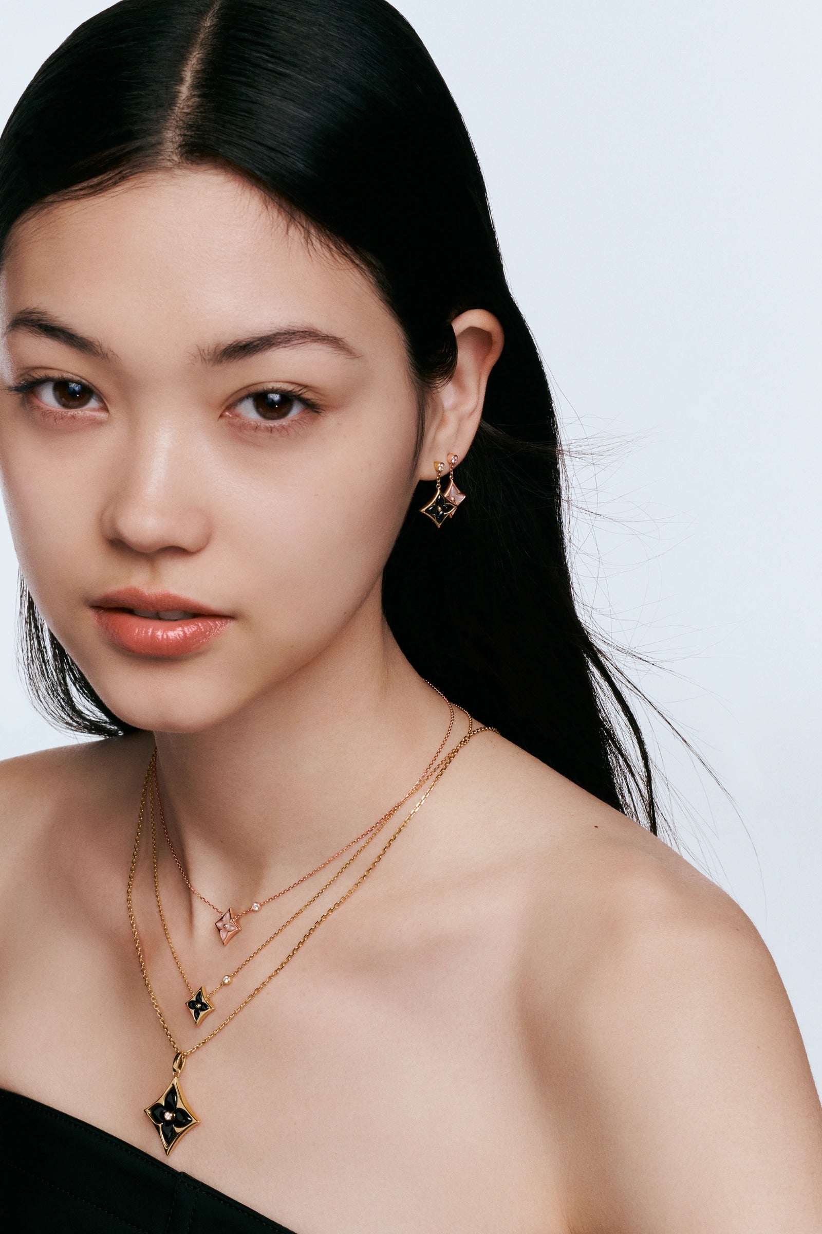 Color Blossom BB Star Earrings, Yellow Gold, Onyx and Diamonds