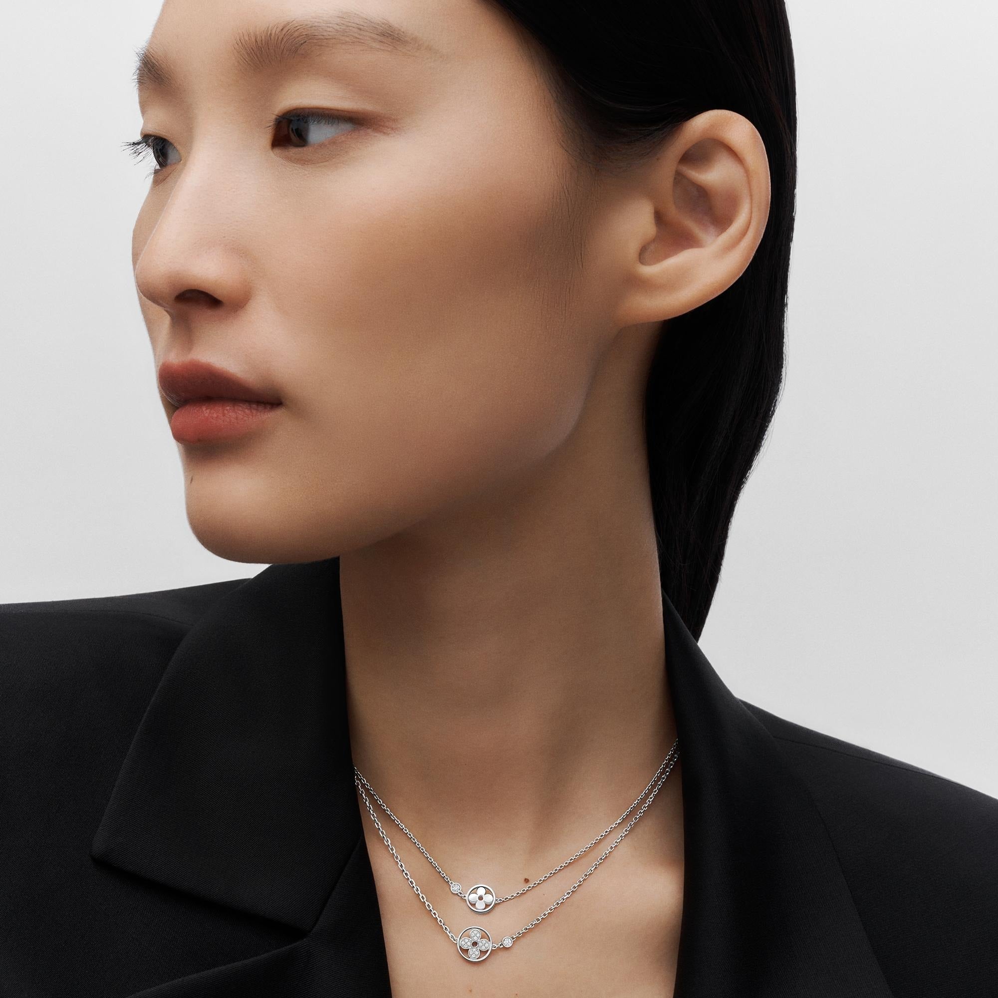 Idylle Blossom Pendant, White Gold And Diamonds