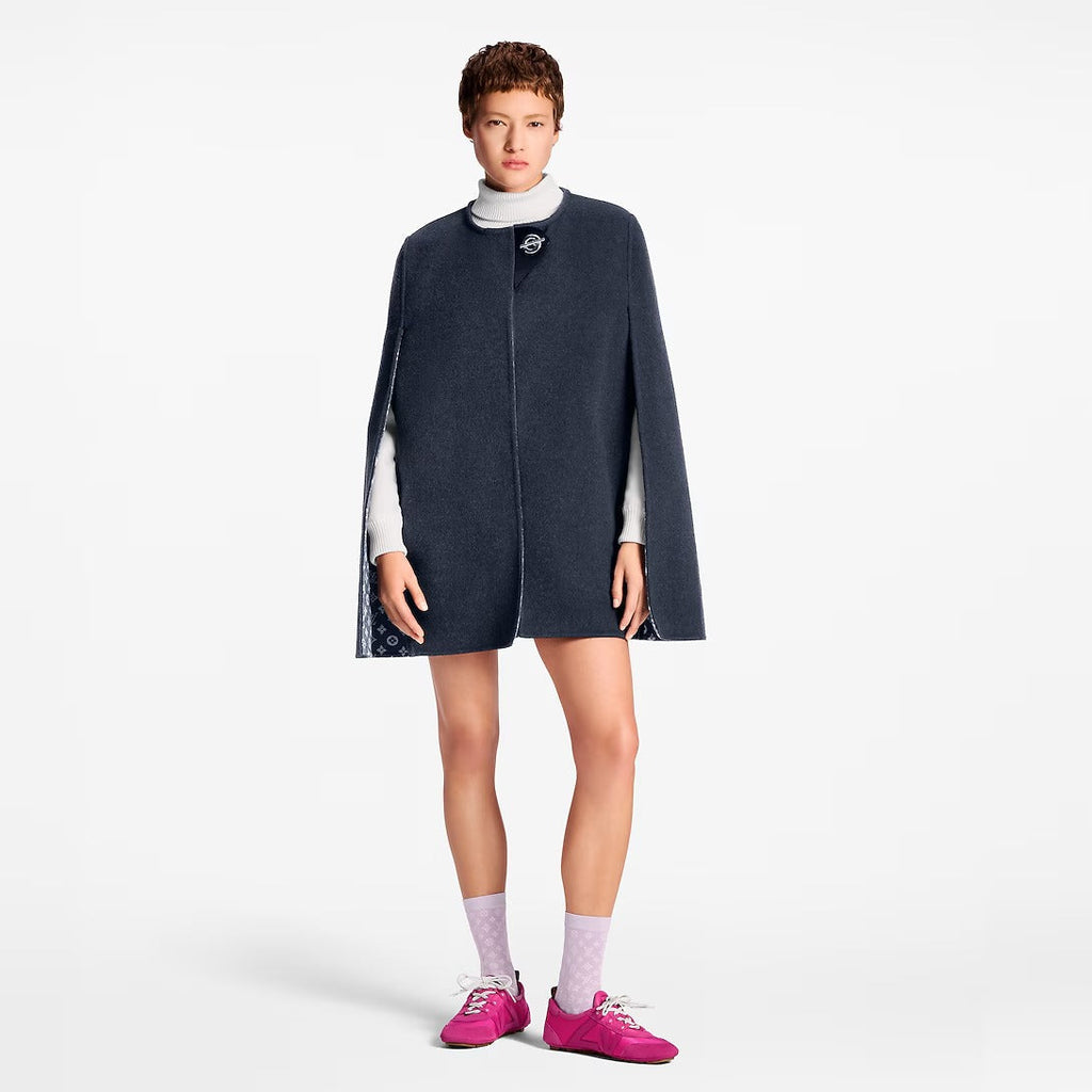 Chain Fastening Cape