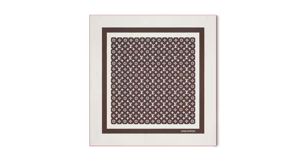 Monogram Silhouette Square 90