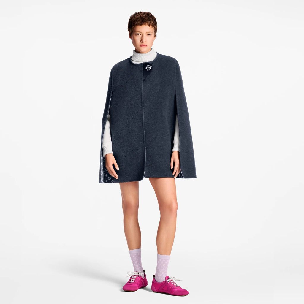 Chain Fastening Cape