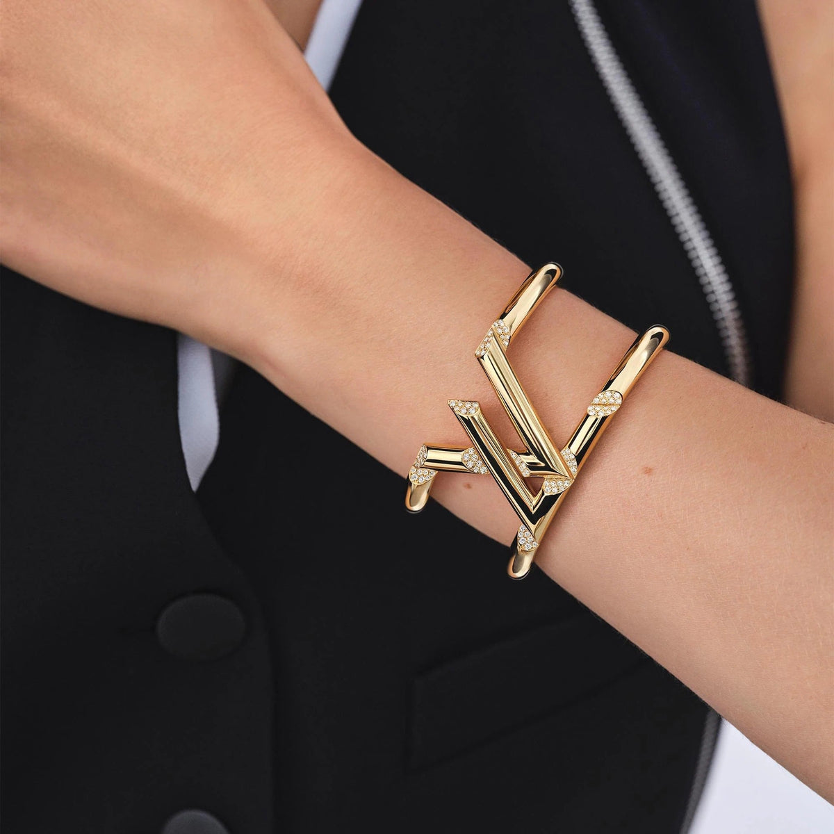 LV Volt One Cuff, Yellow Gold And Diamonds