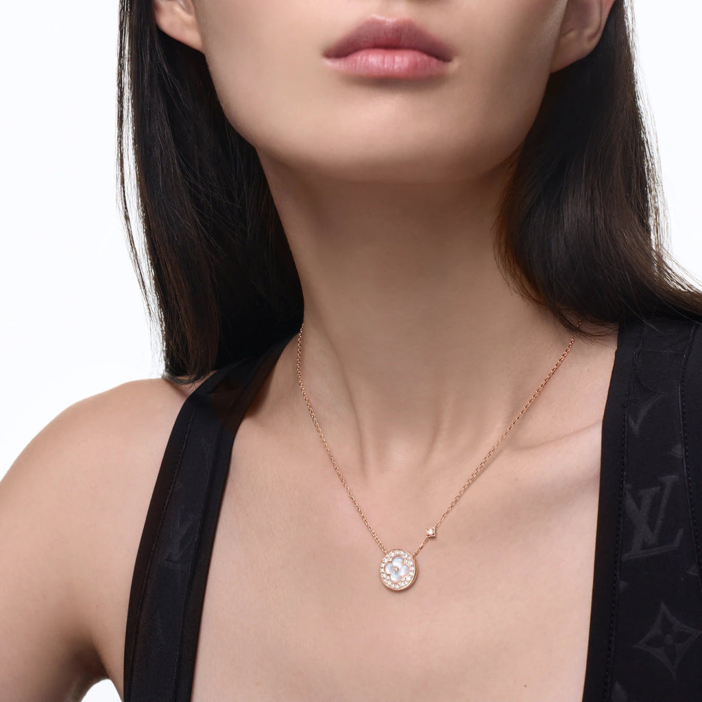 Color Blossom M Sun Pendant, Pink Gold, White Mother-of-Pearl and Diamonds