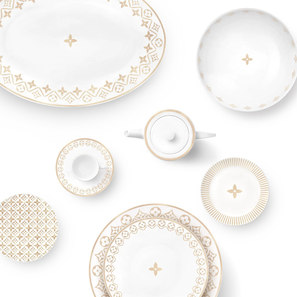 Set Of 2 Dinner Plates Monogram Flower Tile