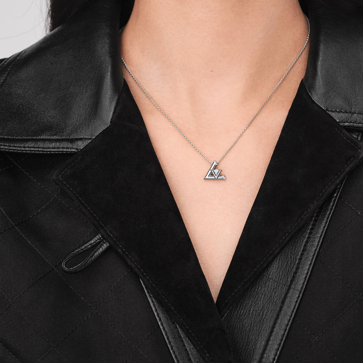 LV Volt One Small Pendant, White Gold And Diamond