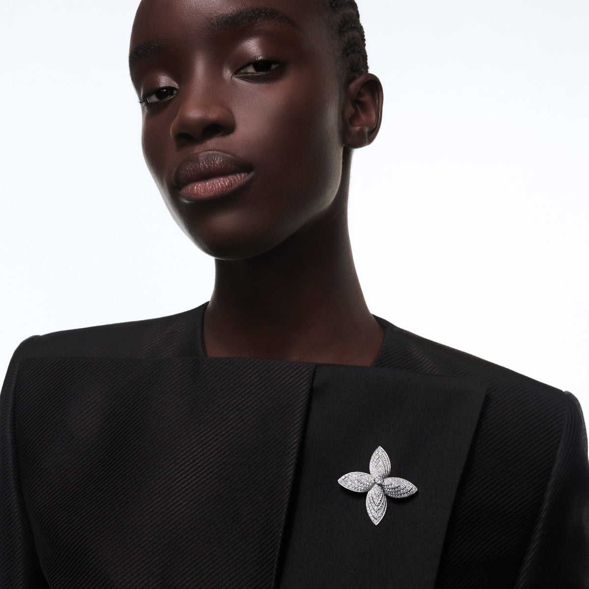 Idylle Blossom Brooch, White Gold & Diamonds