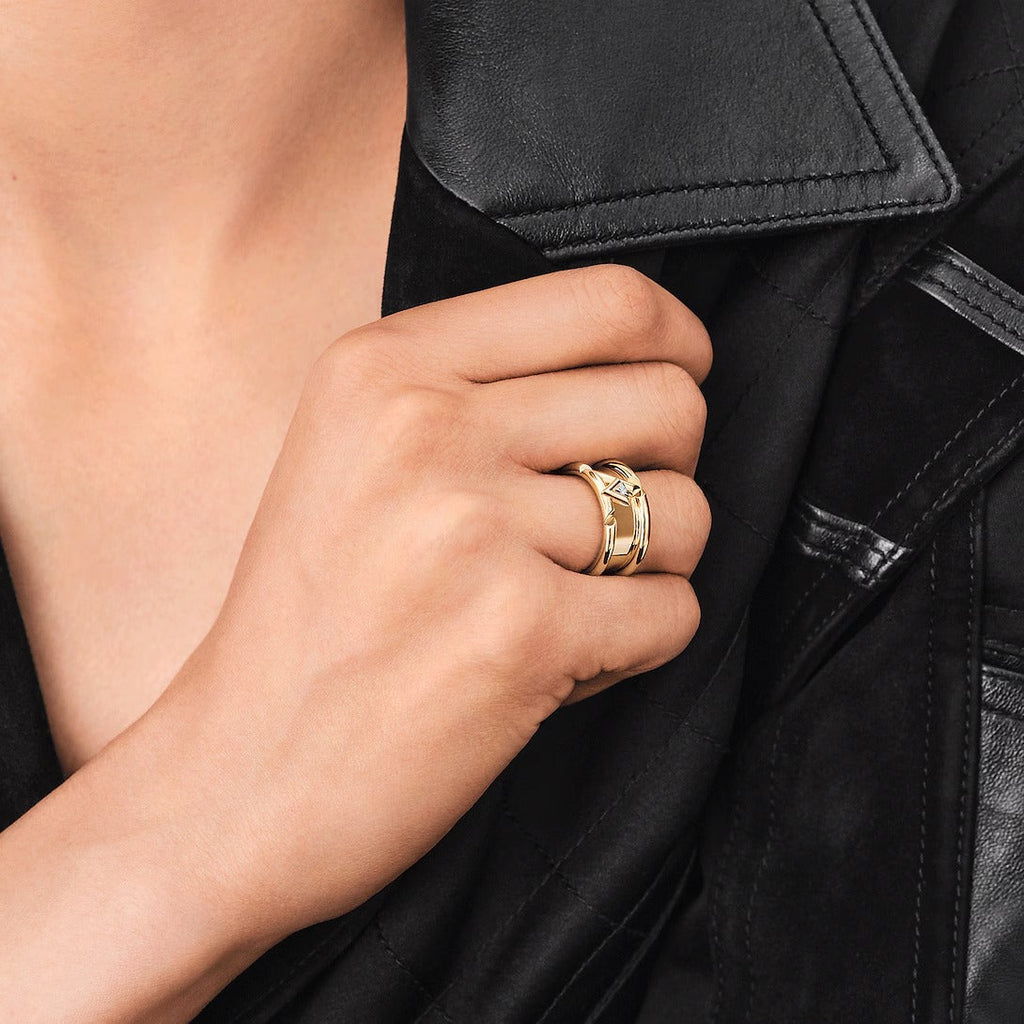 LV Volt One Band Ring, Yellow Gold And Diamond
