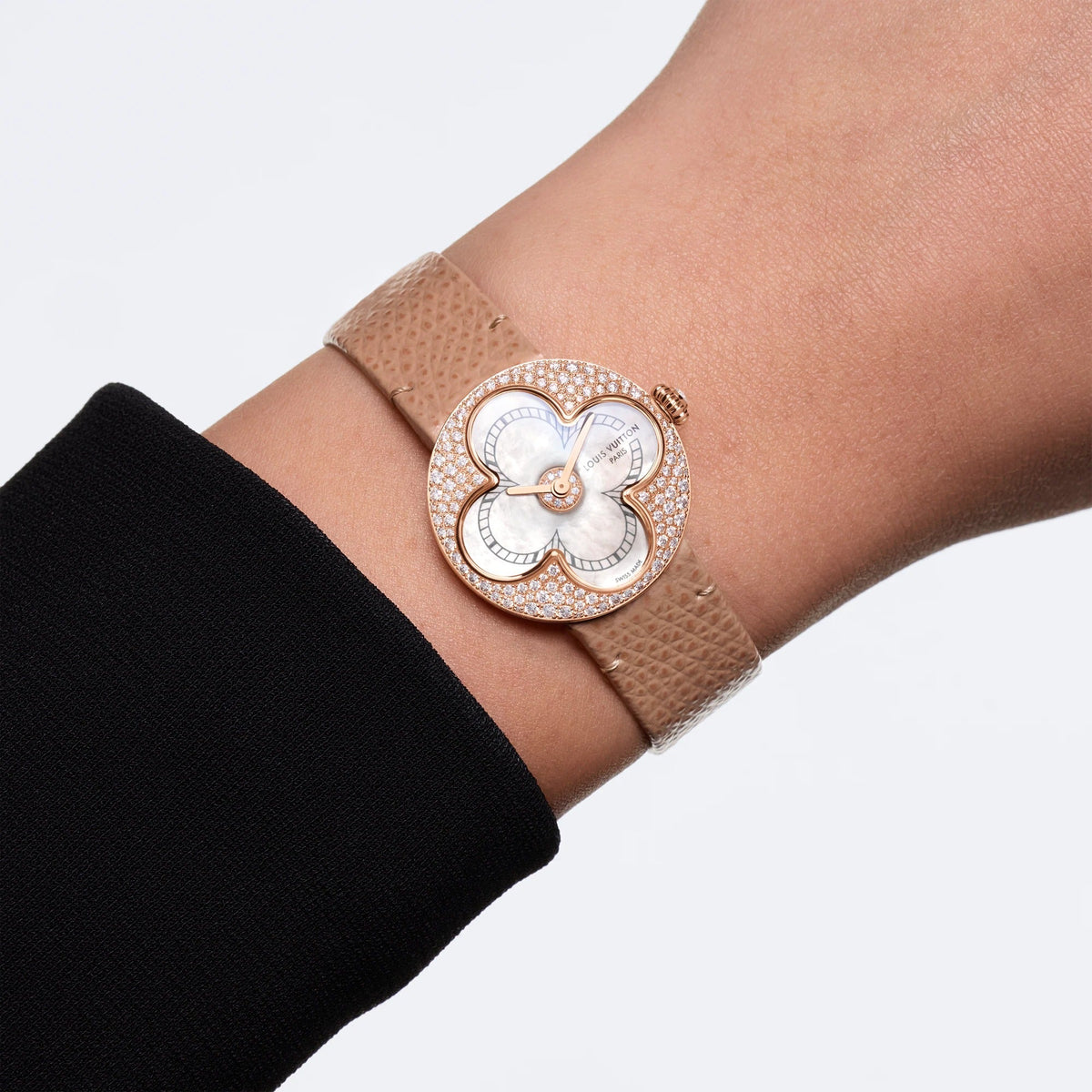 Color Blossom, Quartz, 26 MM, Rose Gold, White Mother-Of-Pearl and Diamonds