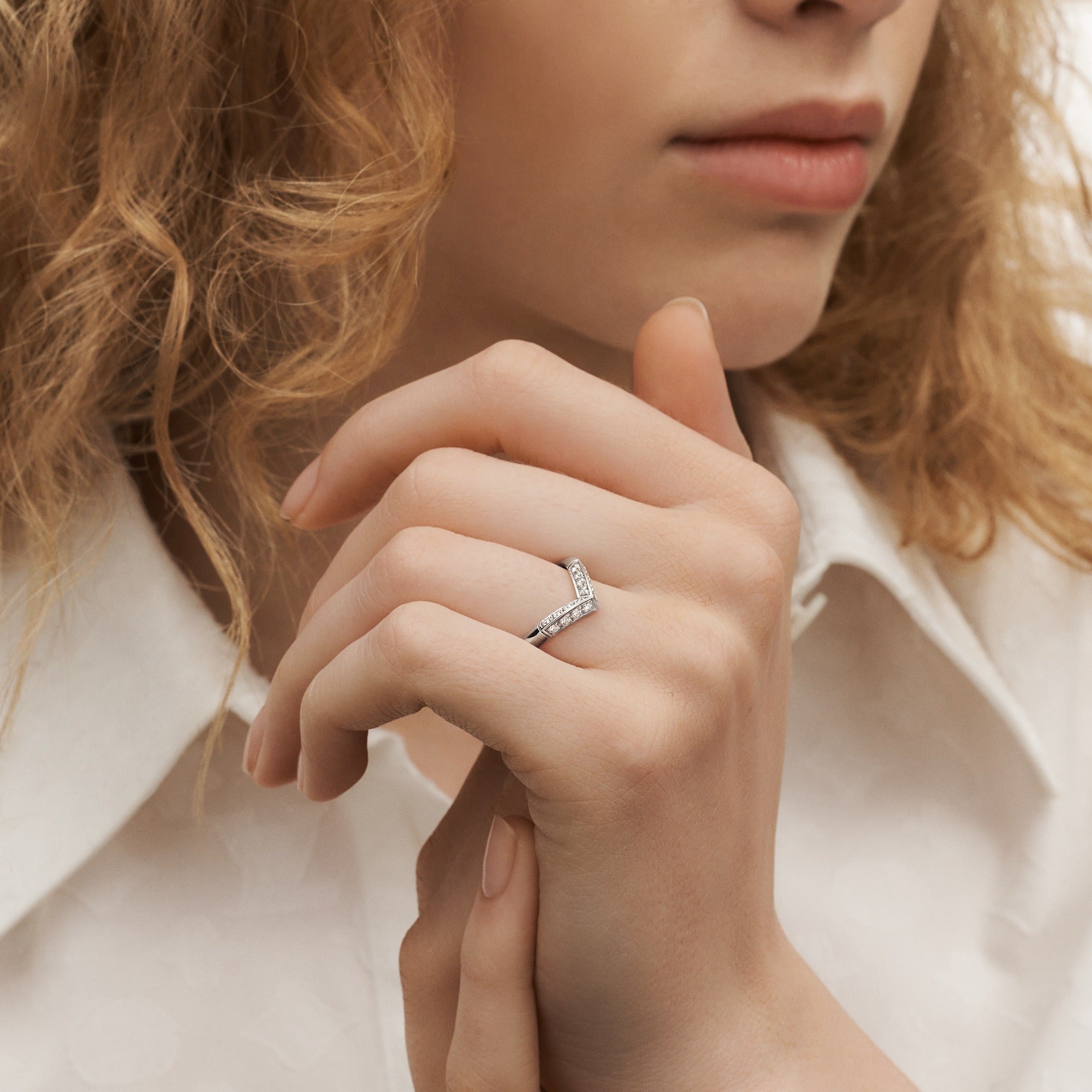 LV Diamonds Pavé V Ring, Platinum