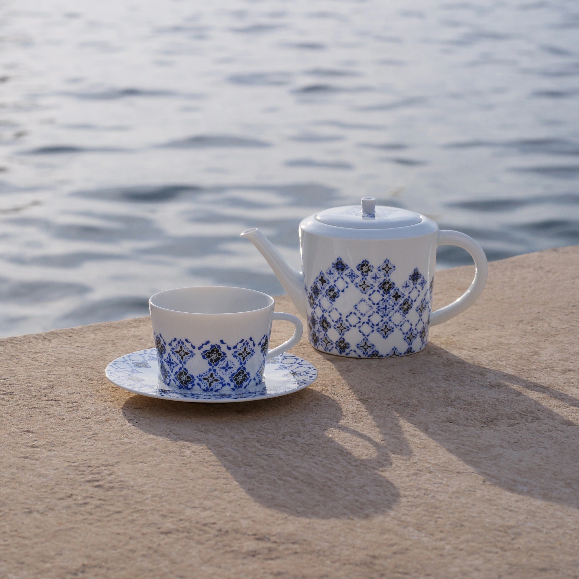 Set Of 2 Teacups and Saucers LV By The Pool