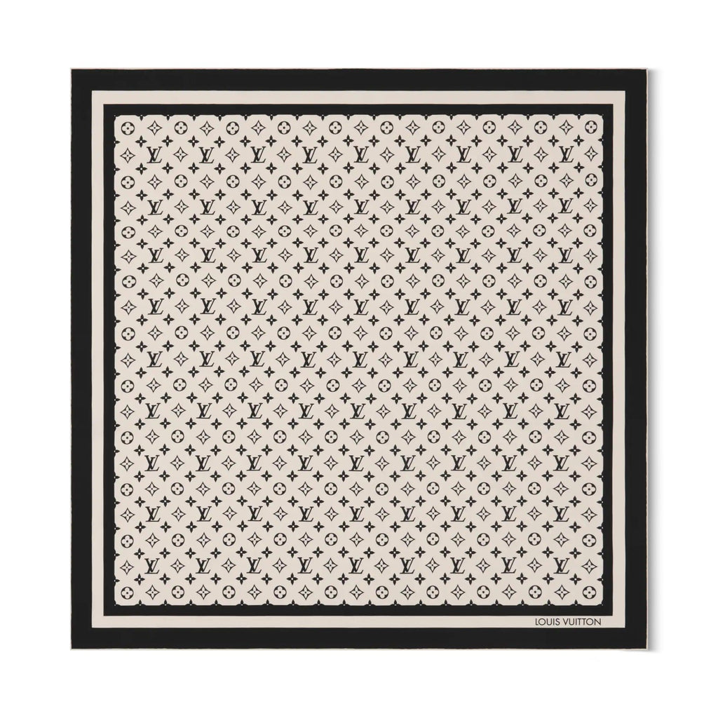 Monogram Silhouette Square 90