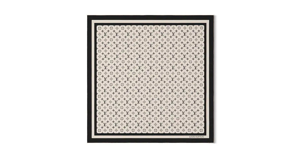 Monogram Silhouette Square 90