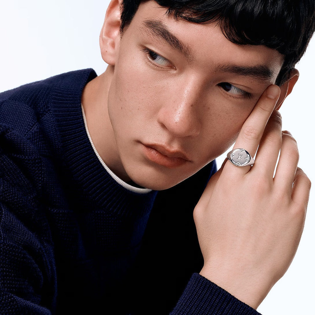 Les Gastons Vuitton Signet Ring, White Gold