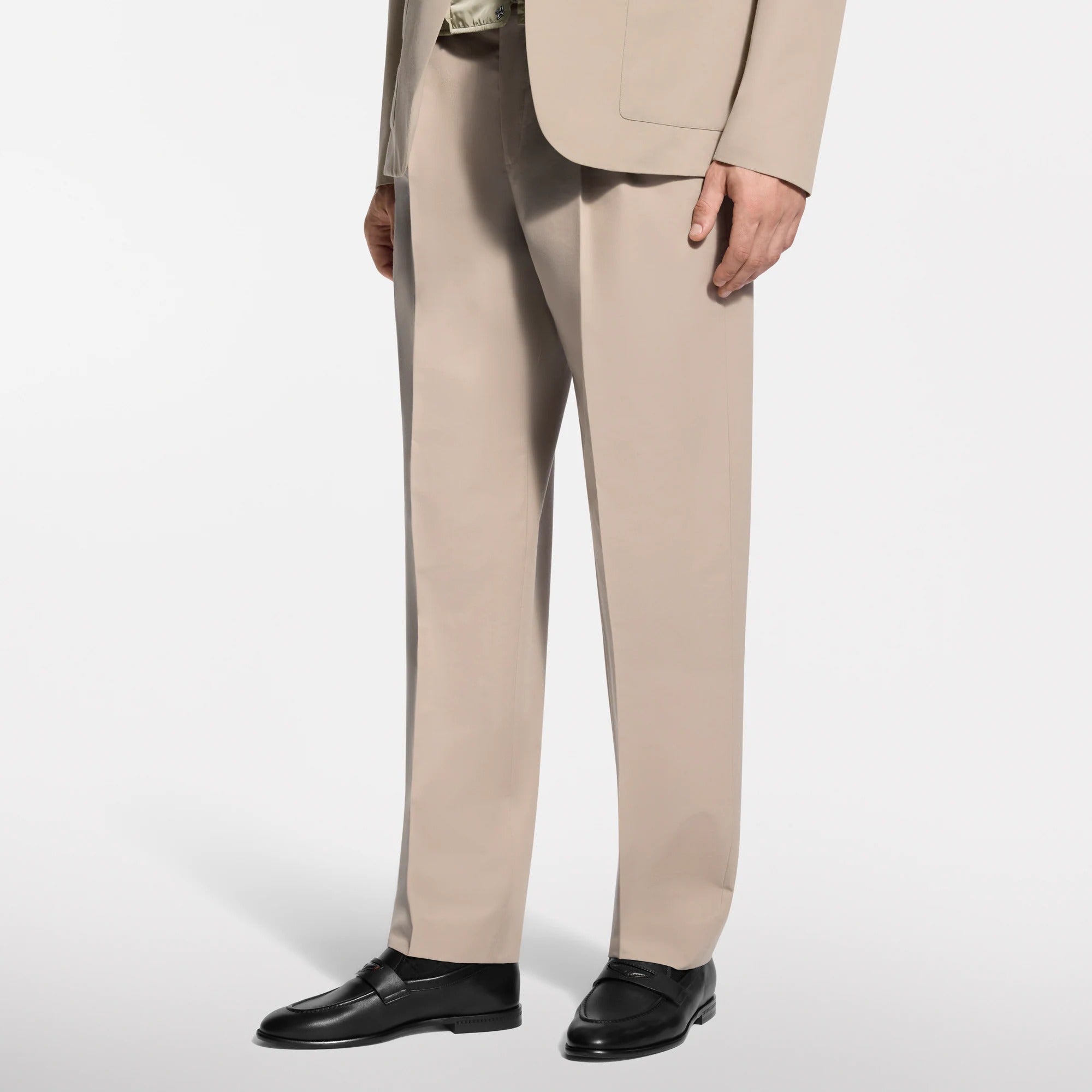 Light Pleated Pants