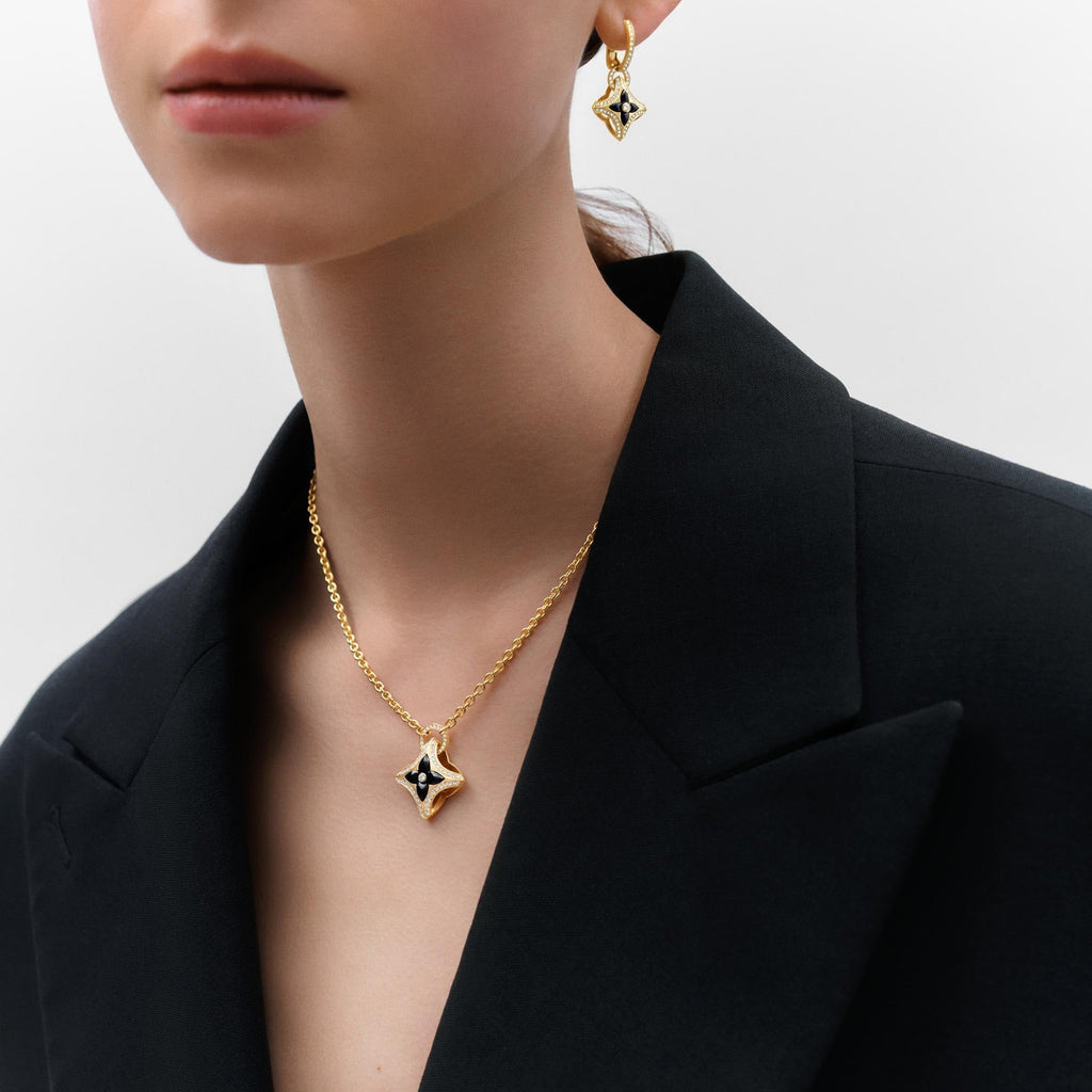 Ever Blossom Pendant, Yellow Gold, Onyx & Diamonds