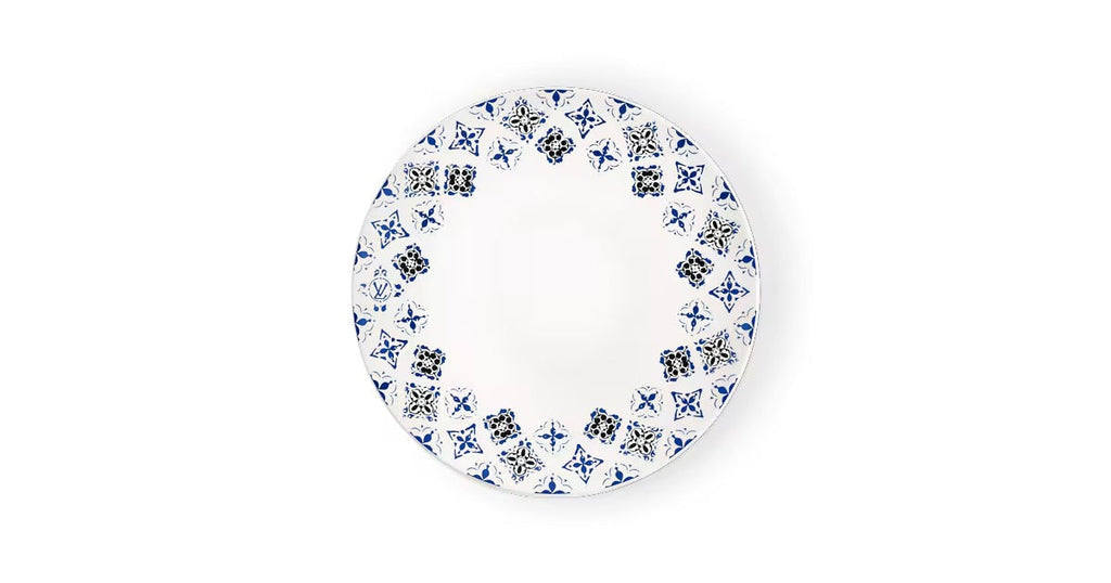 Set Of 2 Dinner Plates LV By The Pool