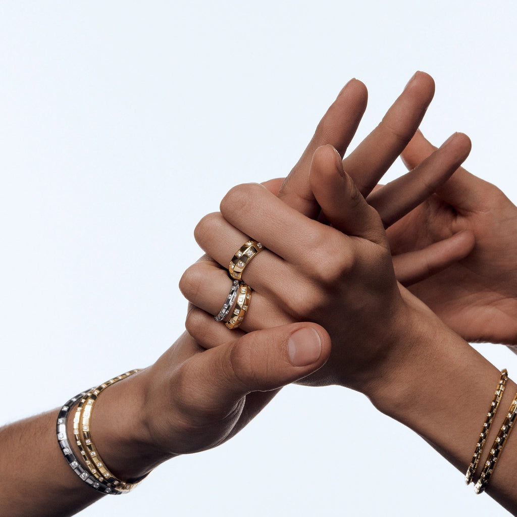 Le Damier de Louis Vuitton Small Ring, White Gold and Diamonds