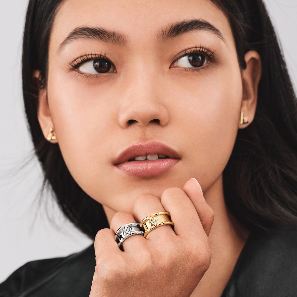 LV Volt One Band Ring, Yellow Gold And Diamond