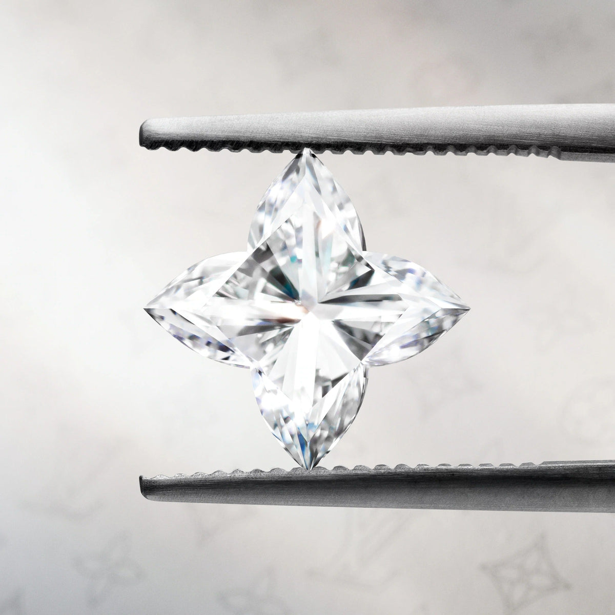 LV Diamonds Earcuff, LV Monogram Star cut