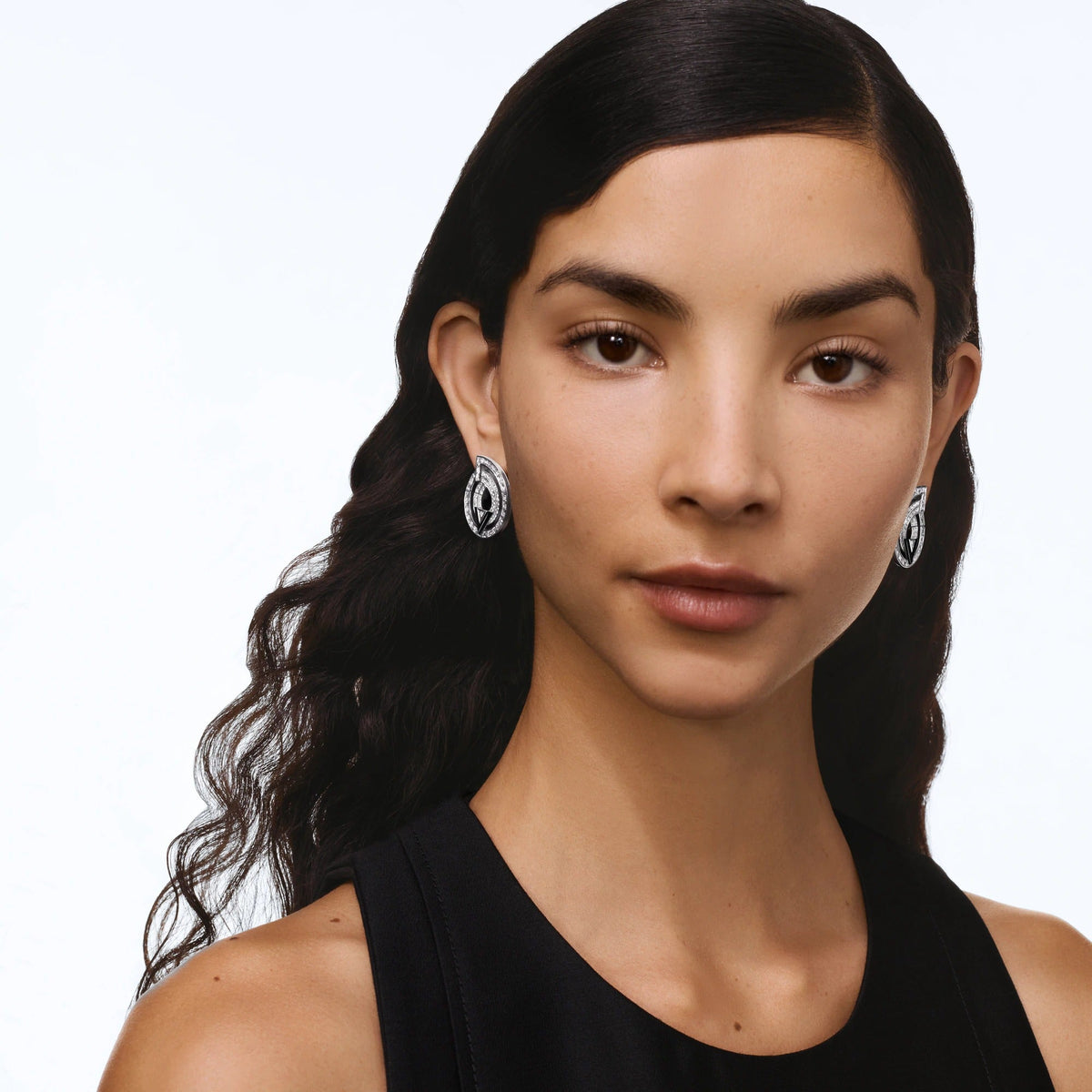 Pure V Hoops, White Gold, Onyx and Diamonds