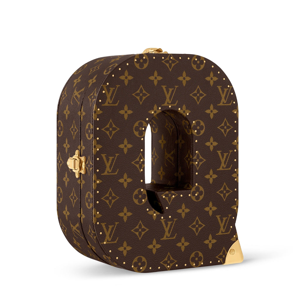 Letter Trunk Q