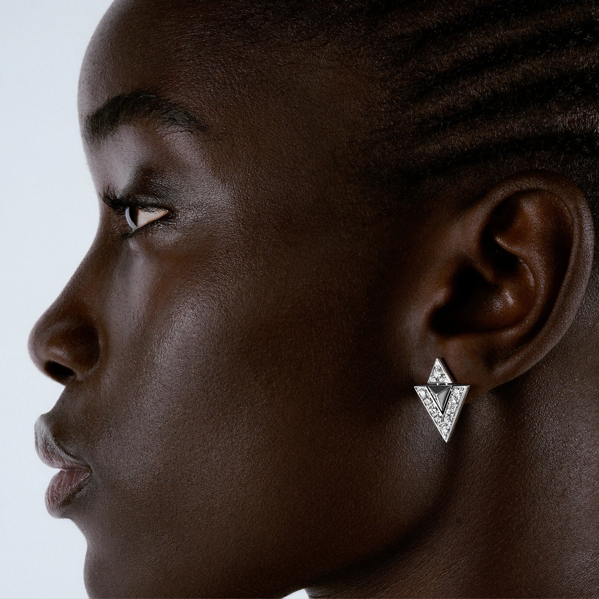 Pure V Earrings, White Gold and Diamonds