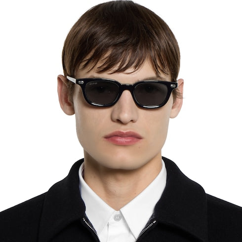 Oval frame sunglasses - black