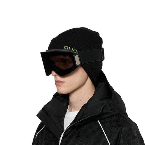 Mask-shaped sunglasses - black
