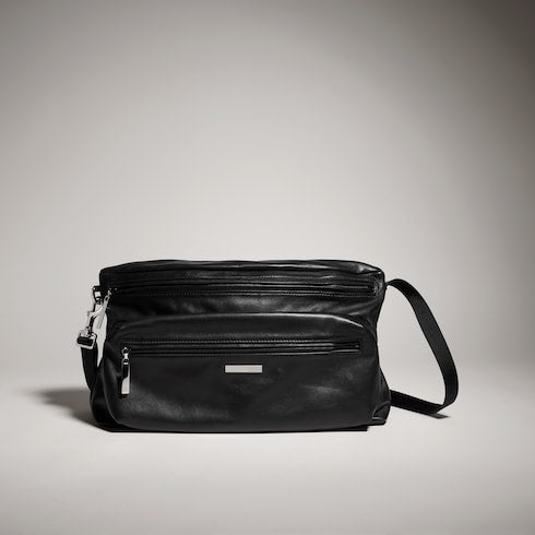 Gucci Tag medium crossbody bag - black leather