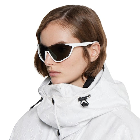 Mask-shaped sunglasses - white