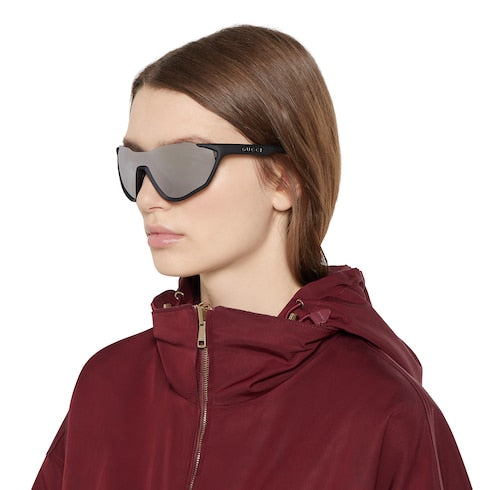 Mask-shaped sunglasses - black