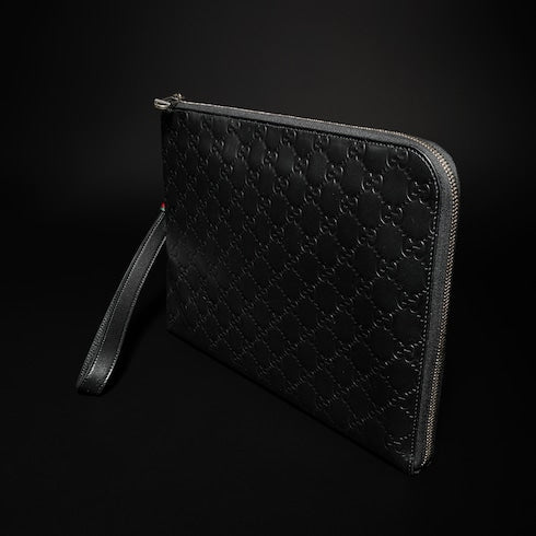 GG Emblem medium pouch - black GG leather