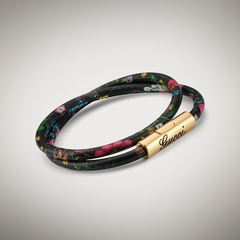 Leather double bracelet with Gucci script - black leather