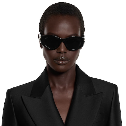 Oval frame sunglasses - black