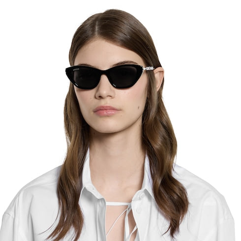 Cat eye frame sunglasses - black