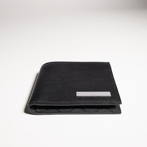Bi-fold wallet with metal tag - black leather