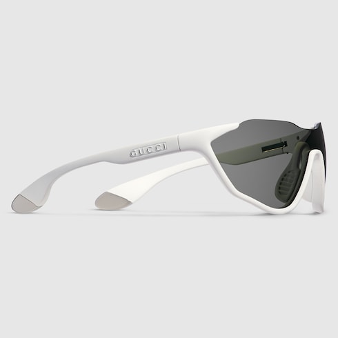 Mask-shaped sunglasses - white