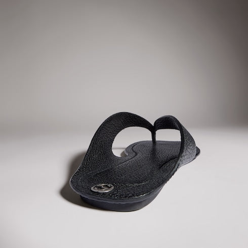 Men's thong sandal with Interlocking G - black leather