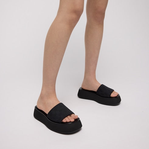 Women's flatform slide sandal - black GG canvas