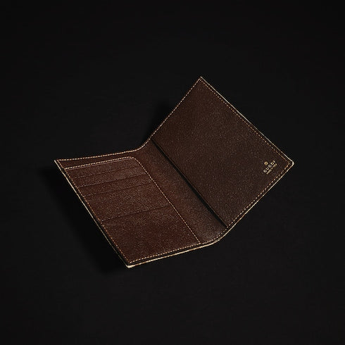 Gucci Essence Classic passport case - sand and brown GG canvas